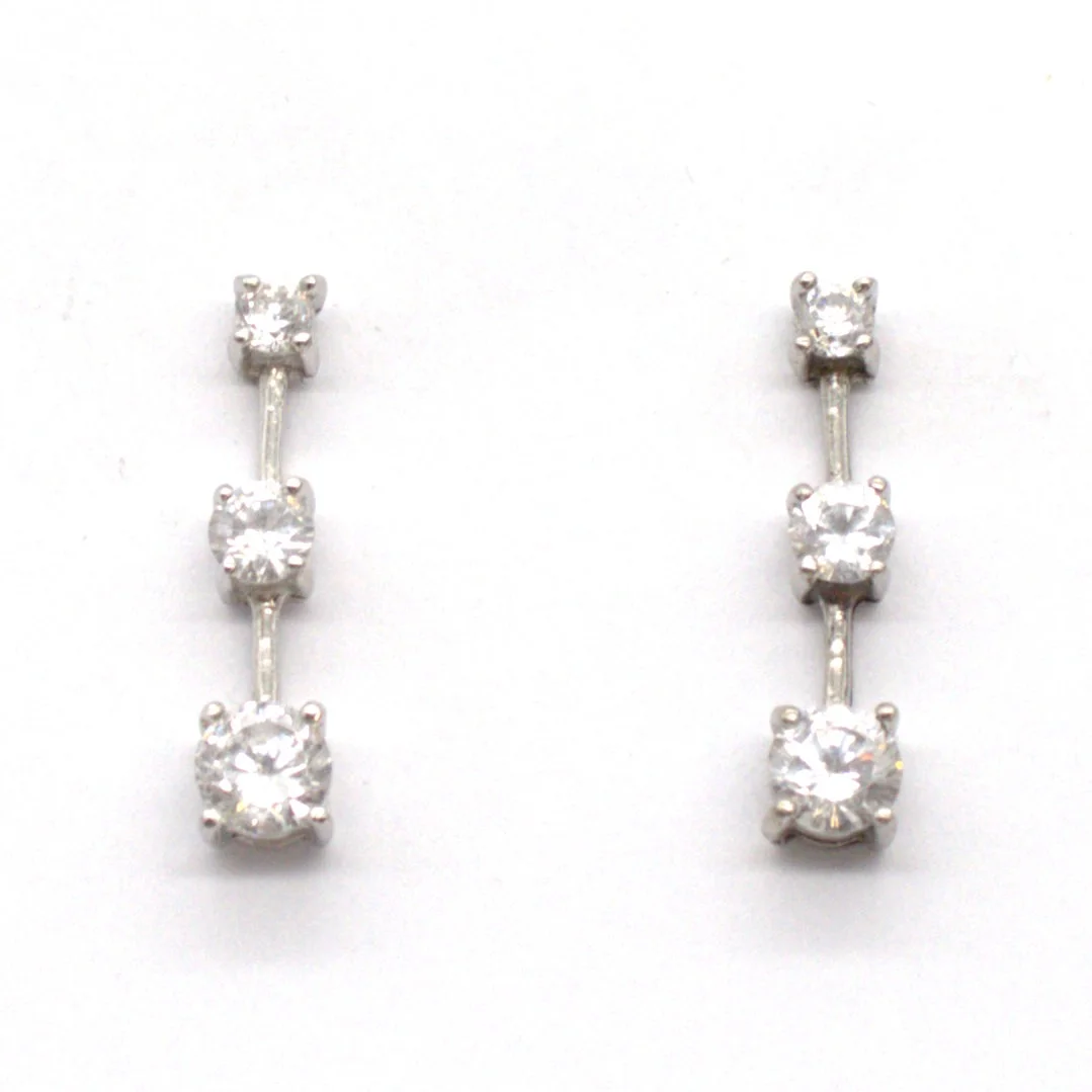 CHRISTIAN&IBANA. DESIGNER DREISTEIN OHRRINGE MIT FIANITBESATZ IN STERLING-SILBER-FASSUNG. — Earrings — Kunst- und Auktionshaus Kleinhenz