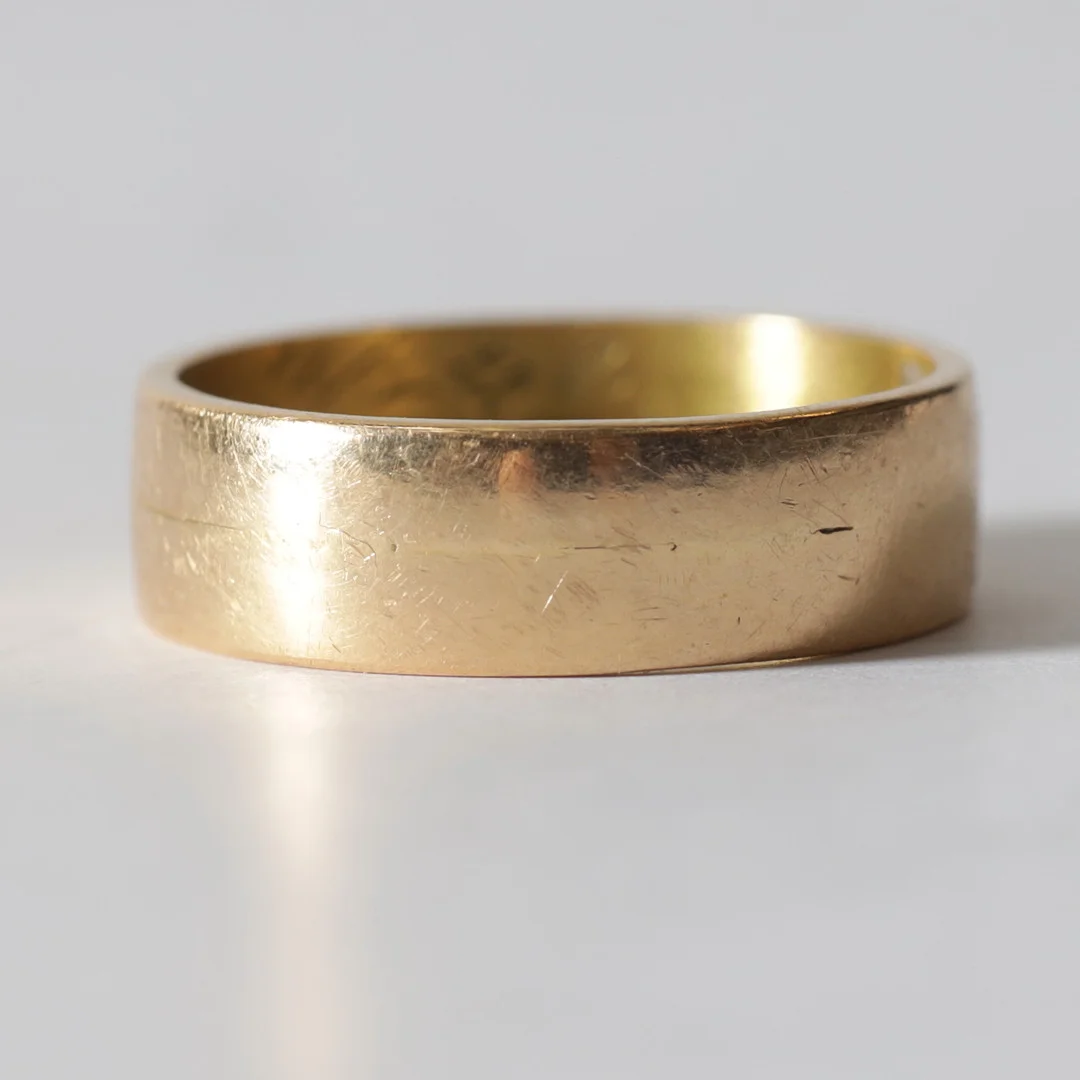 RING, 18K guld, 1950-tal. Totalvikt ca 4,8 gram. — Rings — Gomér & Andersson Nyköping