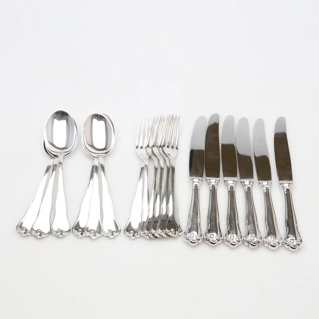 BESTICK 18 delar, modell Symfoni, silver, bruttovikt ca 650 gram. — Silver — Borås Auktionshall