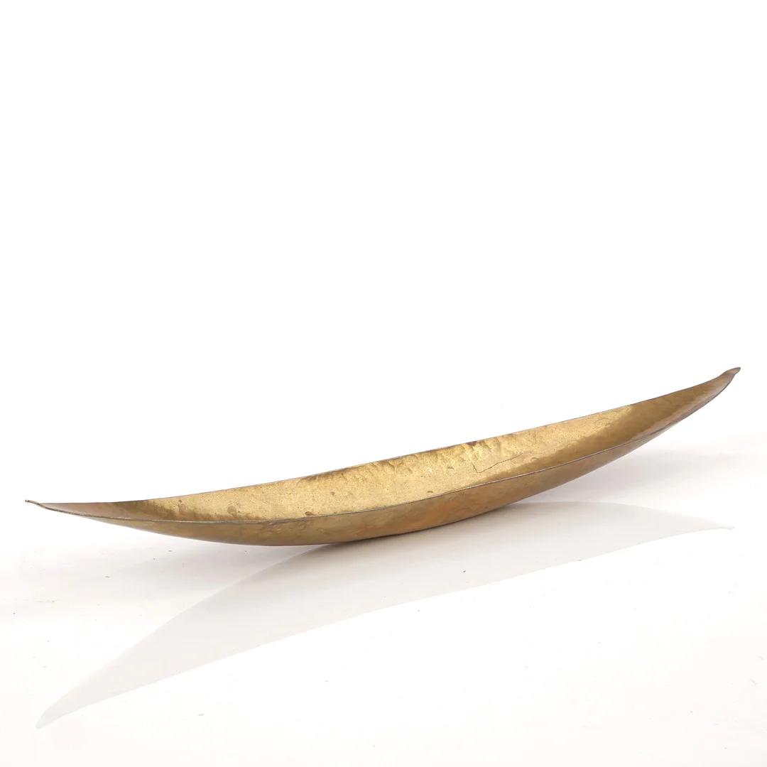 KARL-ERIK TORSSELL. Skål, hamrad mässing, signerad Torssell. — Pewter, Brass & Copper — Auktionsfirma Kenneth Svensson i Kalmar