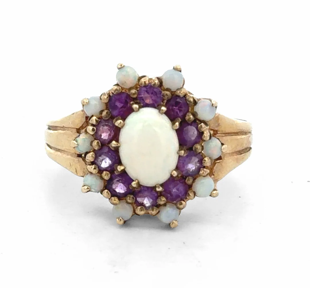 OPAL AND AMETHYST 9CT GOLD CLUSTER RING. — Rings — Griffin’s Auctioneers