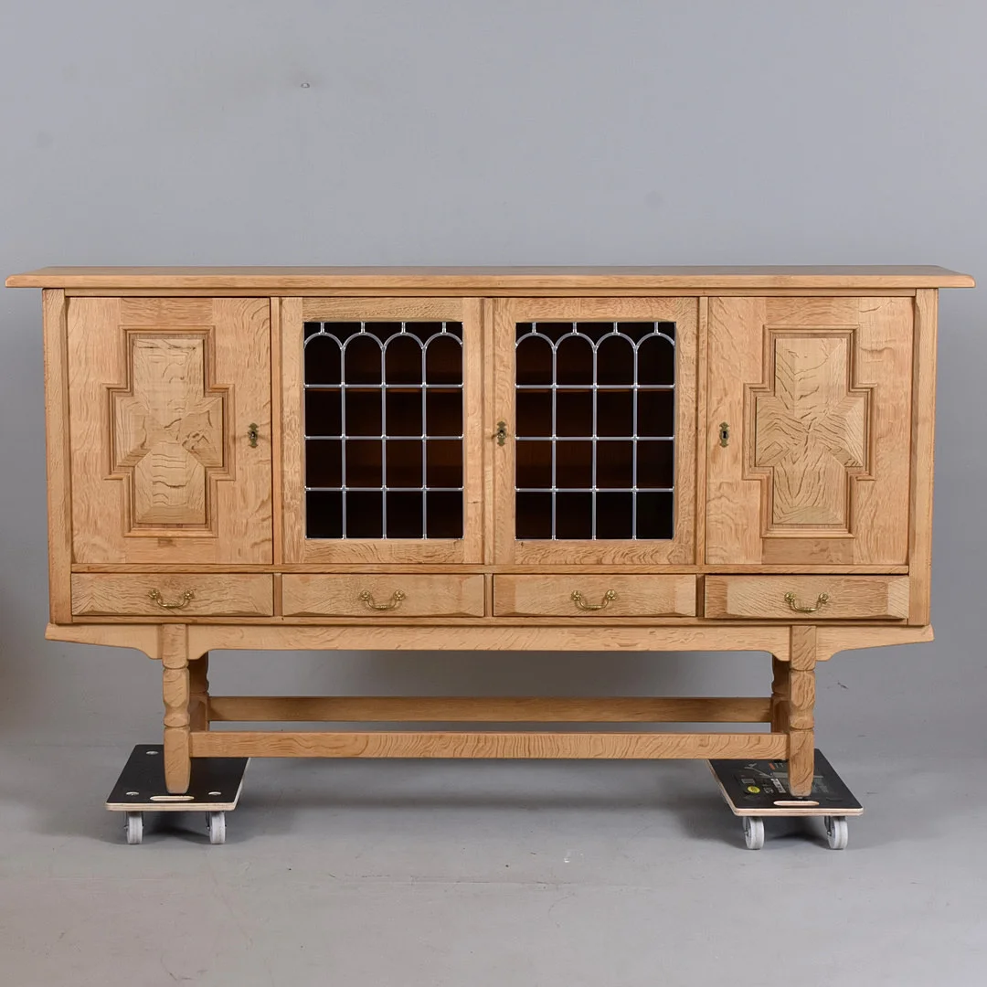 SKÄNK I EK. Henning Kjaernulf-stil. Danmark, andra hälften av 1900-talet. — Other — Halmstads Auktionskammare