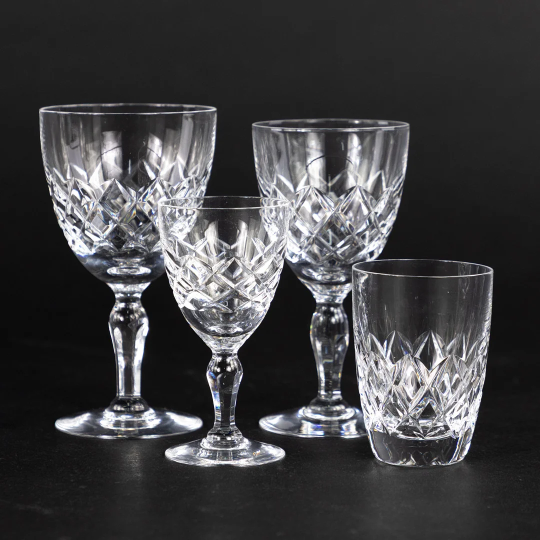 GLASSERVIS, 32 delar, "Karolina", Orrefors. — Utility glass — Karljohan Auktioner