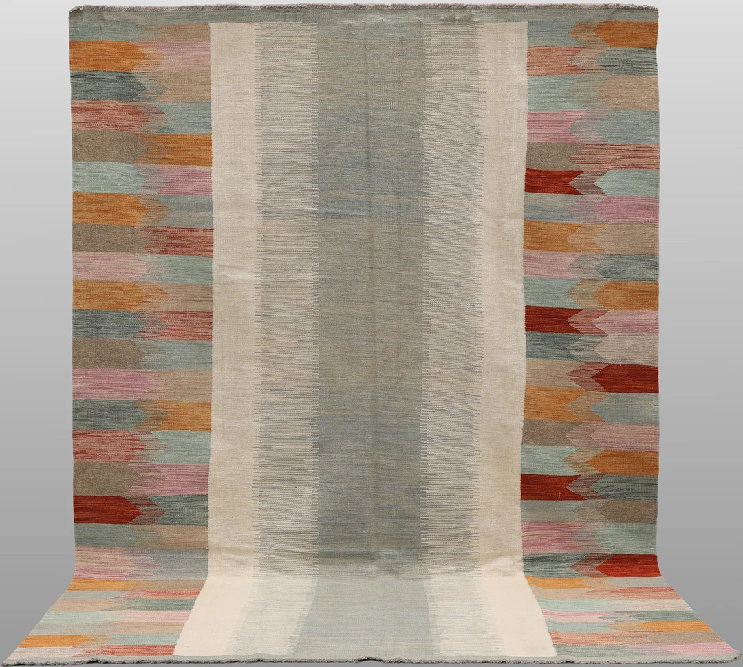 MATTA, "Kelim", 301 x 206 cm. — Persian Carpets & Textiles — Helsingborgs Auktionskammare