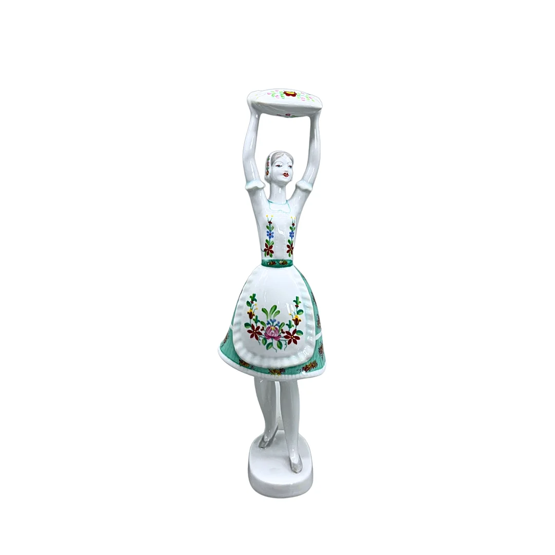 HOLLÓHÁZI HUNGARY PORZELLANFIGUR "DAME MIT KISSEN". — European — Auktionshaus Stuber's Hammerschlag