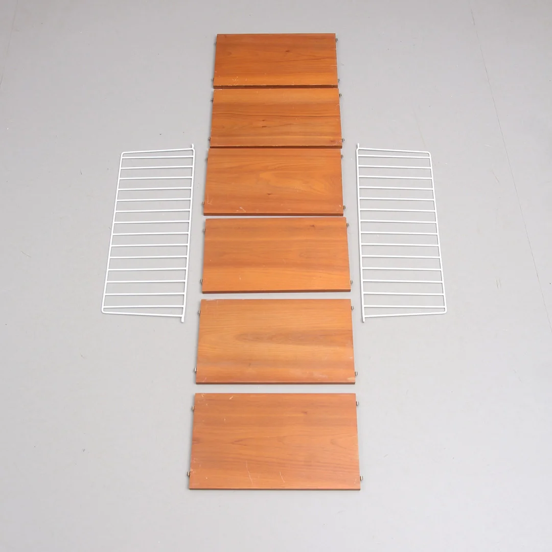 STRINGHYLLA, 1950/60-tal. — Cupboards, Cabinets & Shelves — Auktionshuset Thelin & Johansson