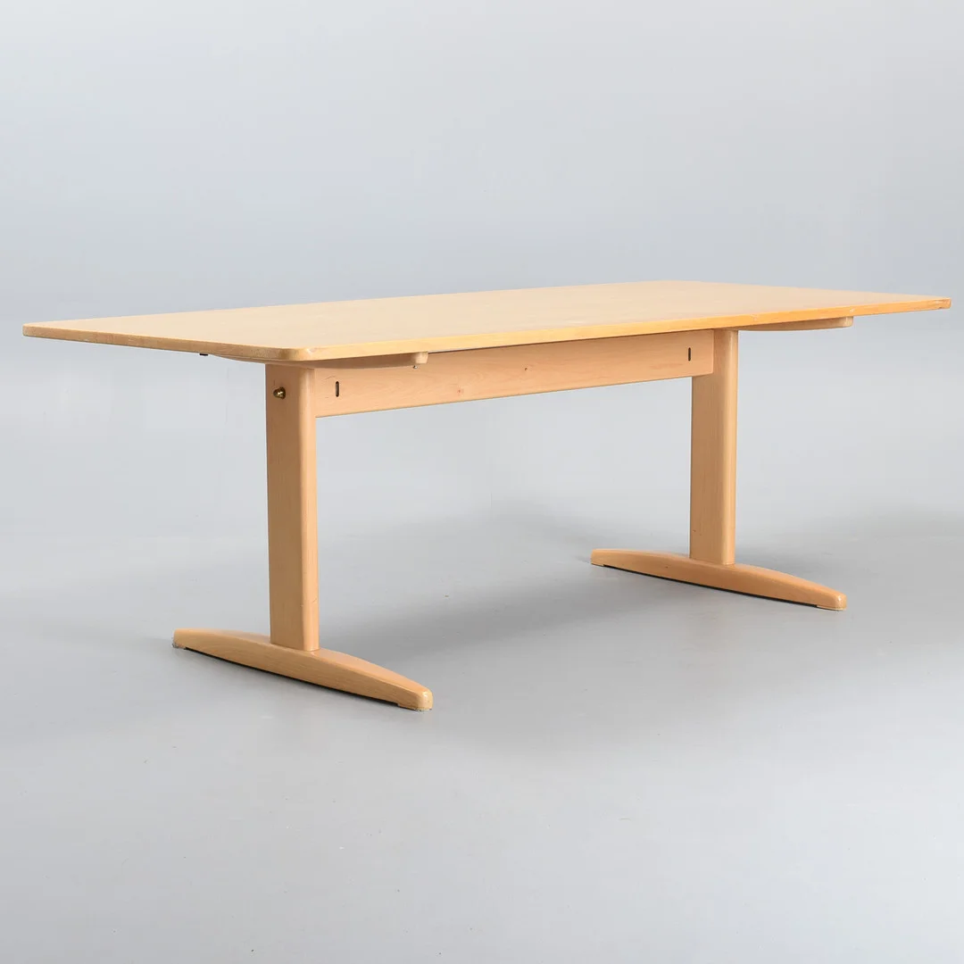 BØRGE MOGENSEN. Shaker bord i bøg. CM. Madsen. Danmark, 1970'erne. — Tables — Sørensen Auktioner