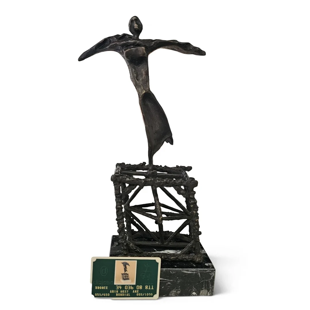 SALVADOR DALÍ. Gala Gradiva. Escultura en bronce, firmada y numerada 055/650. — Sculptures & Bronzes — Arce Auctions