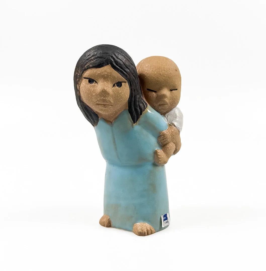 LISA LARSON. FIGURIN, "Öst", stengods, Gustavsberg. — European — Auktionshuset STO Bohuslän