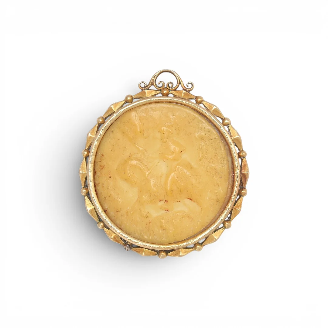 'Noucentista' gold pendant, circa 1924. — Brooches & Pendants — Balclis