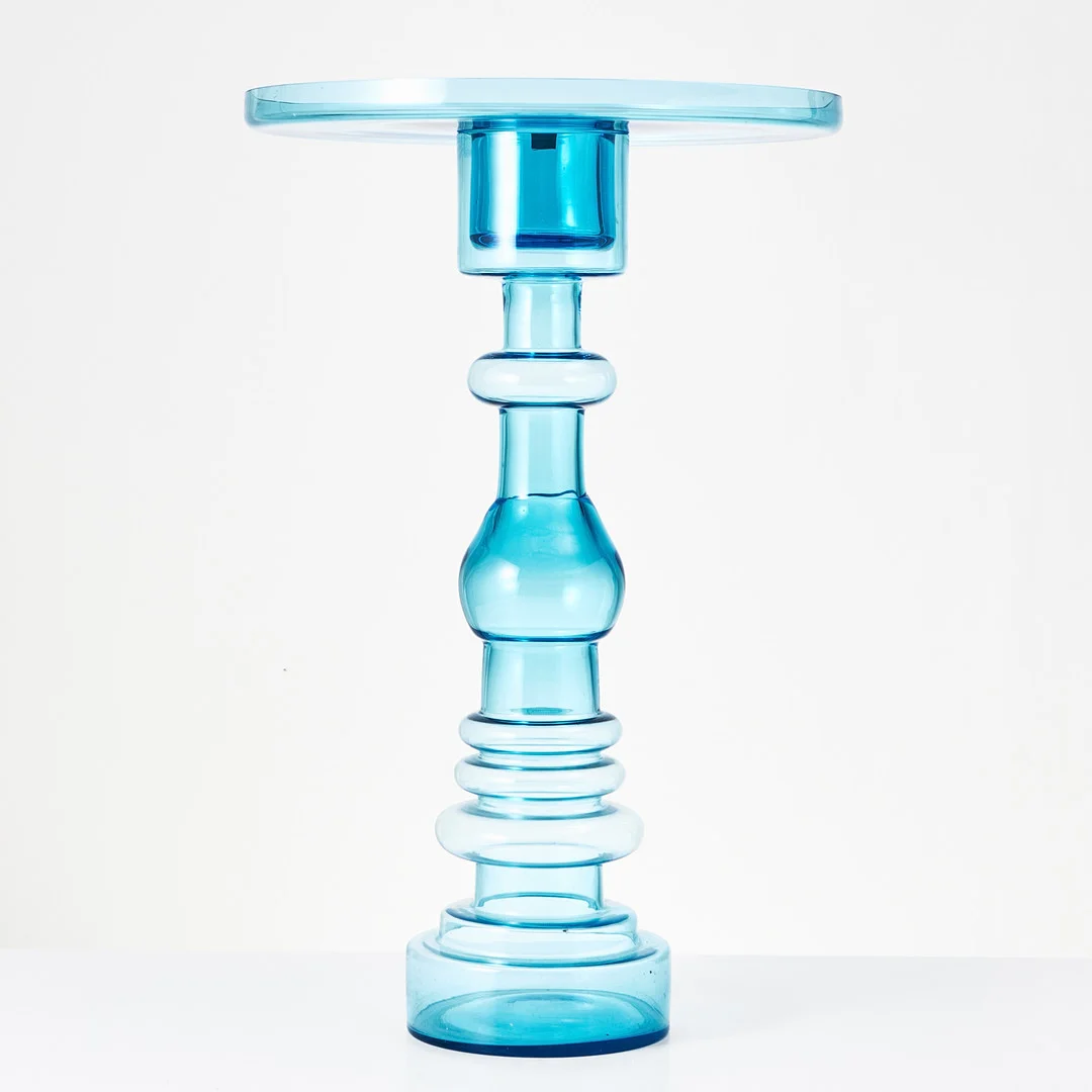 OIVA TOIKKA. Vas / ljusstake "Majakka" (Fyren) i glas, märkt Nuutajärvi Notsjö. — Art glass — Stockholms Auktionsverk Magasin 5