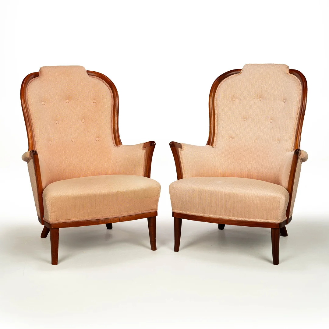 CARL MALMSTEN. Fåtöljer, "Vår fru", Ett par, AB O.H. Sjögren, Tranås, 1900-talets andra hälft. — Armchairs & Chairs — Norrlands Auktionsverk