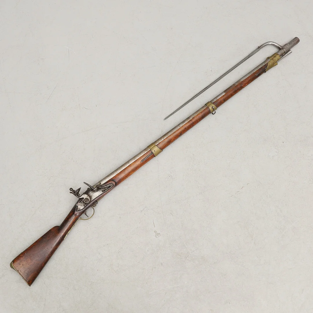 FLINTLÅSGEVÄR, svenskt, m/1815 reparationsmodell. — Guns & Rifles — Crafoord Auktioner Malmö