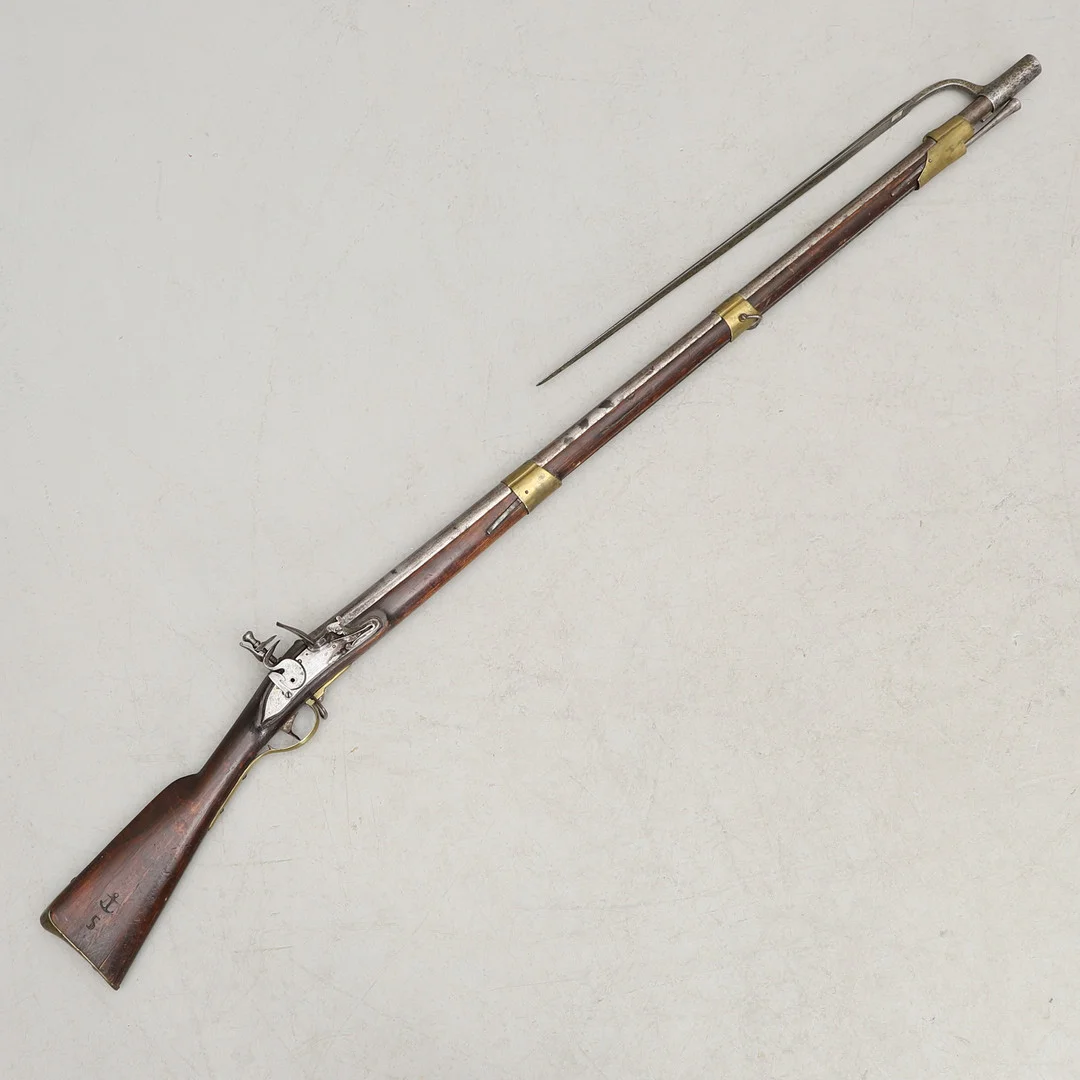 FLINTLÅSGEVÄR, svenskt, m/1815 reparationsmodell. — Guns & Rifles — Crafoord Auktioner Malmö