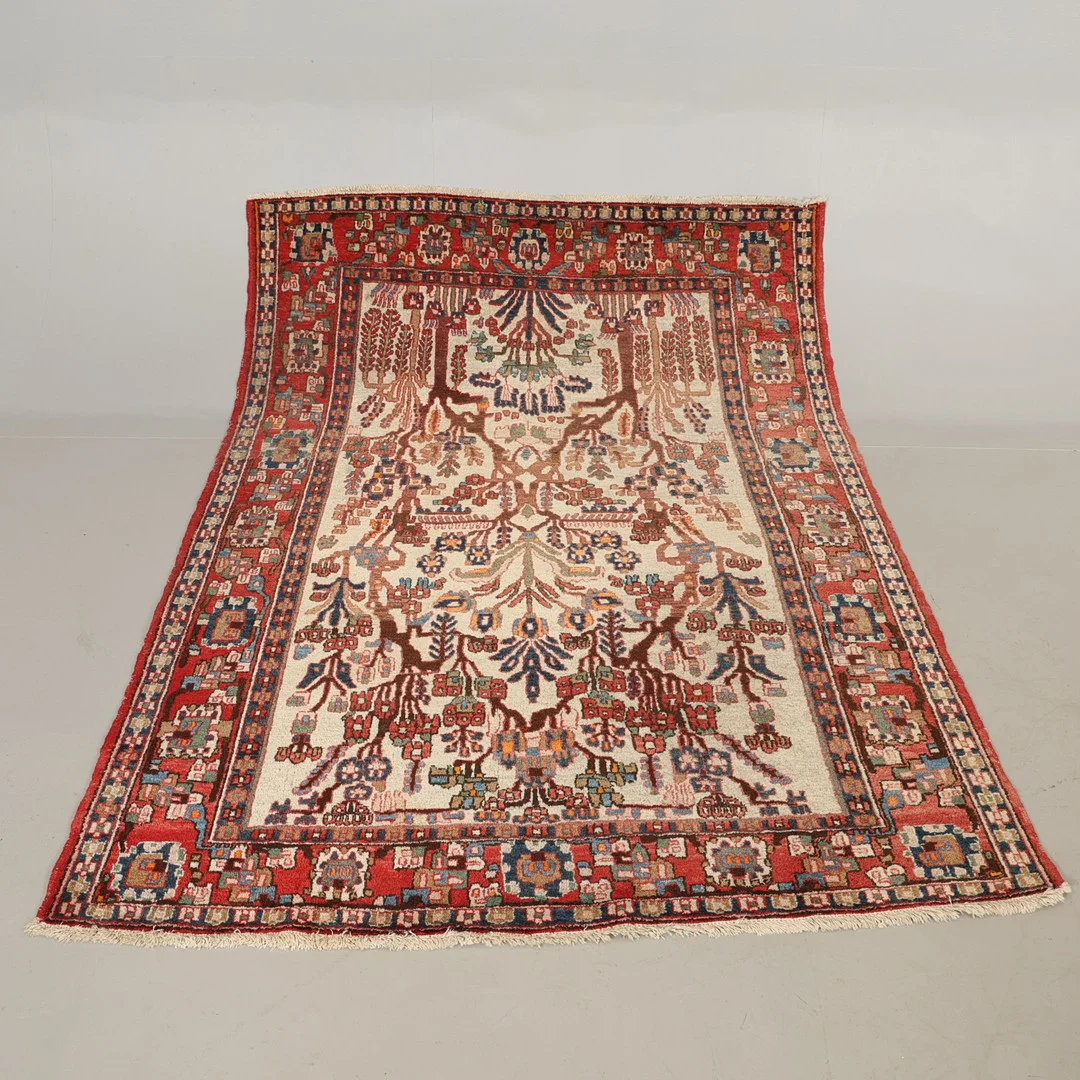MATTA handknuten 210x149 cm. — Carpets — Höörs Auktionshall