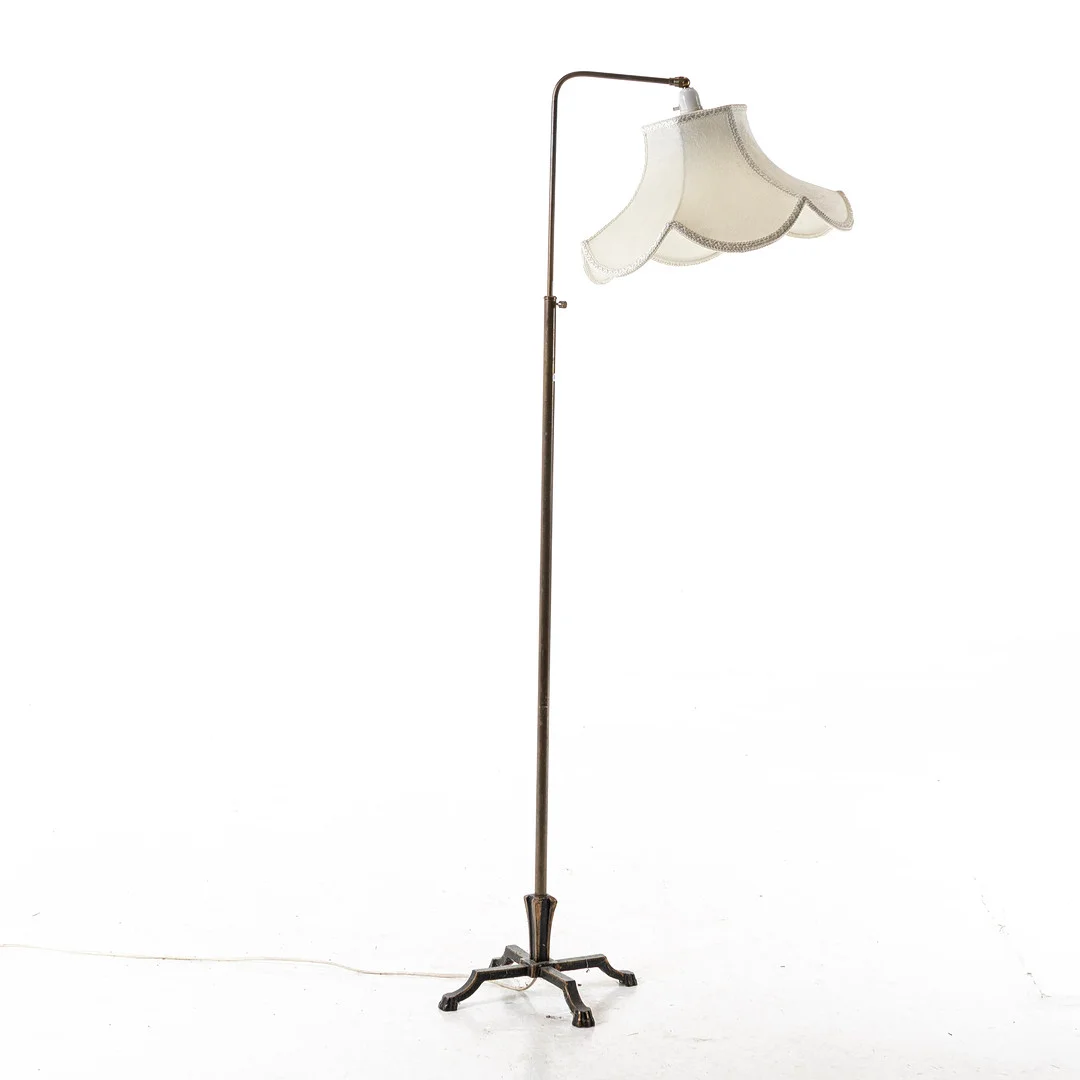 GOLVLAMPA, justerbar, omkring 1900-talets mitt. — Floor lights — Handelslagret Auktionsservice