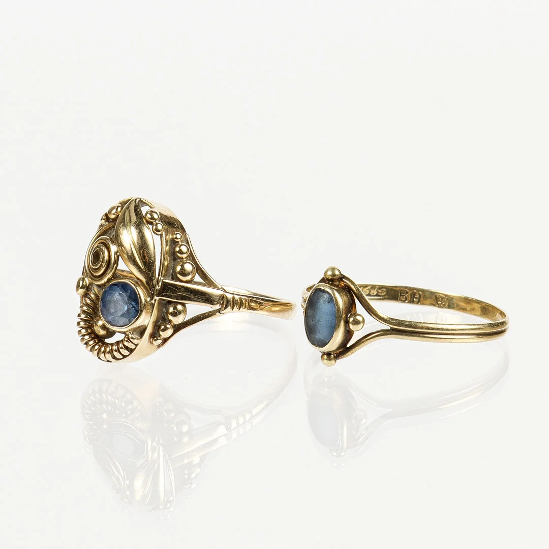 RINGAR 2 stycken, 14k guld med stenar. — Rings — Karlstad Hammarö Auktionsverk