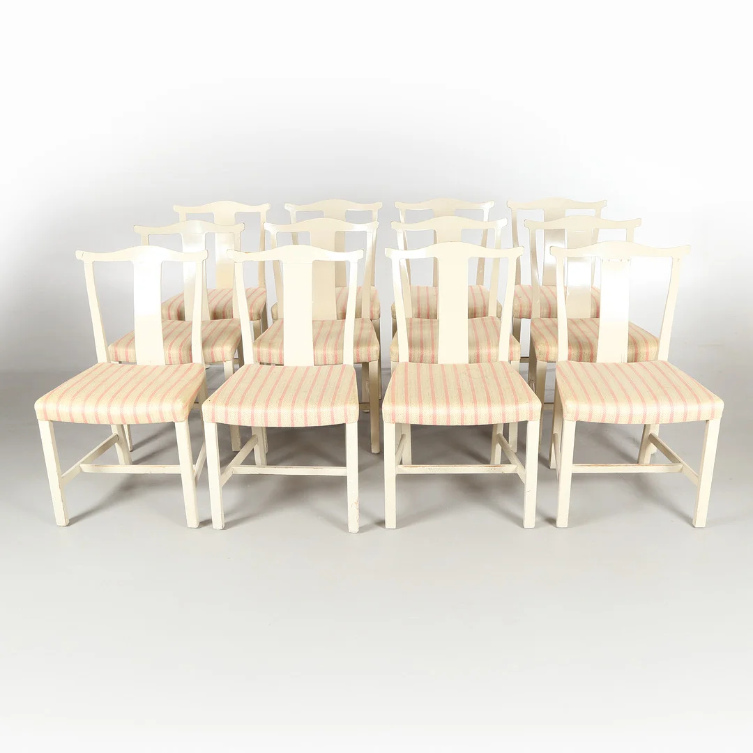 OLE WANSCHER. Fritz Hansen. Et sæt på tolv stole af lakeret bøg, 1940'erne (12). — Armchairs & Chairs — Bidstrup Auktioner
