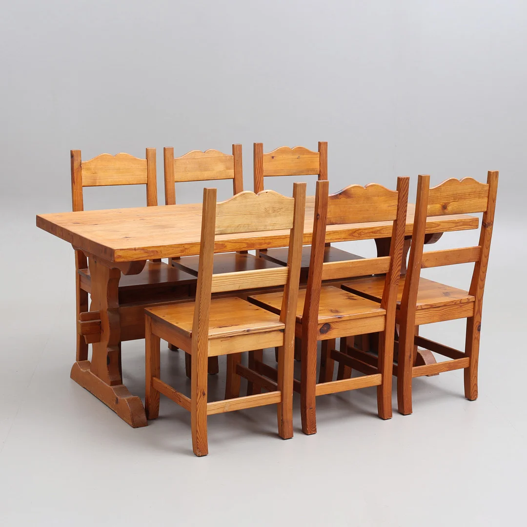 MATGRUPP med BOCKBORD, furu, 1900-talets senare del. — Dining room furniture — Auktionshuset Thelin & Johansson