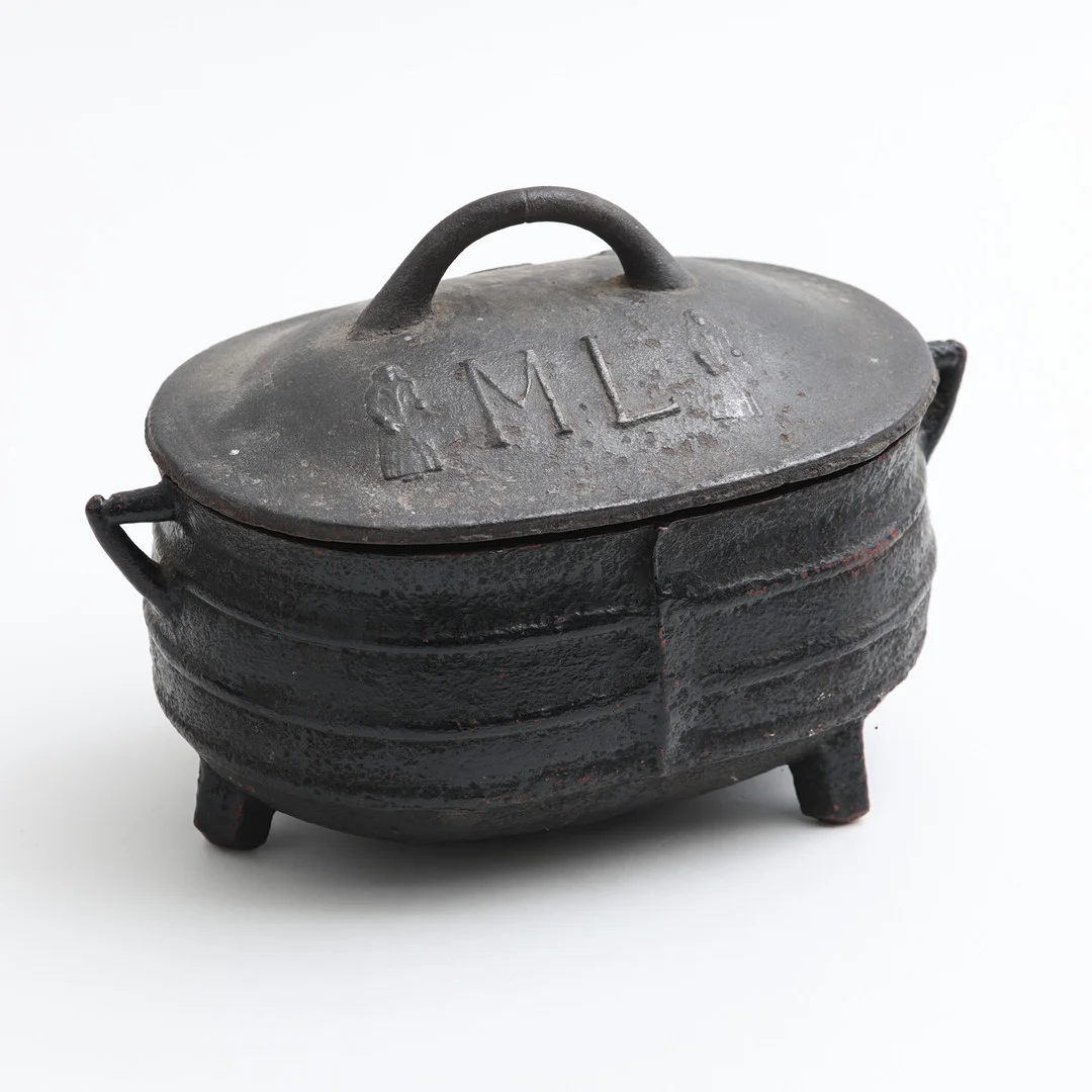 GRYTA, trebent, gjutjärn, 1800-tal. — Miscellaneous — Auktionshuset Thelin & Johansson