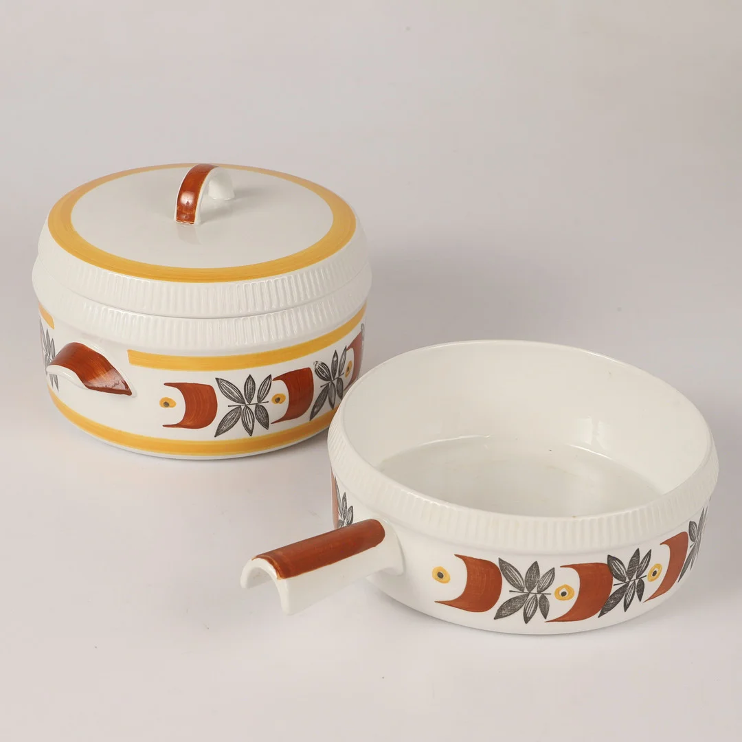 MARIANNE WESTMAN. Karotter och lock, 3 stycken, "Kalas", Rörstrand. — European — Helsingborgs Auktionskammare