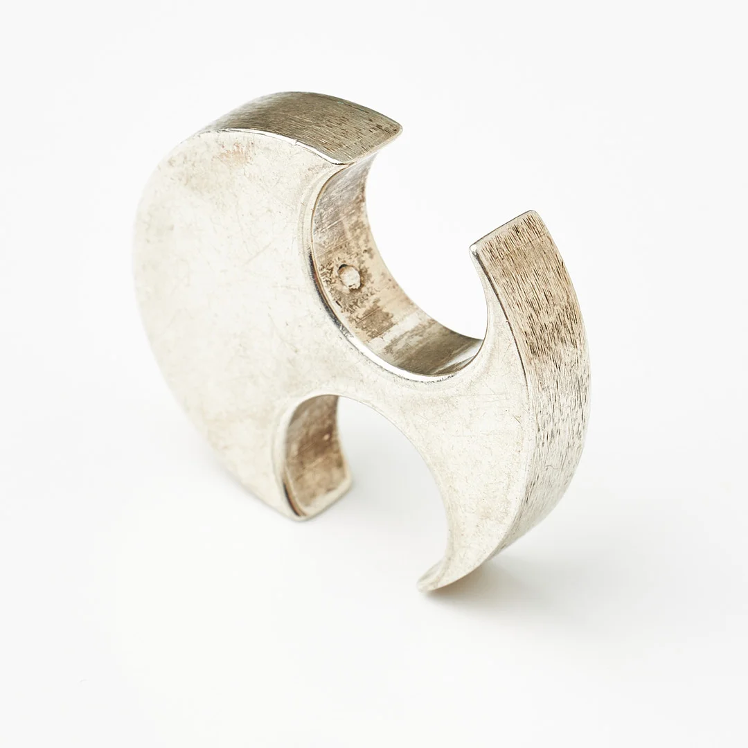 IBE DAHLQUIST & OLOV BARVE, ring, sterlingsilver, Visby (stämplar saknas). — Rings — Stockholms Auktionsverk Magasin 5