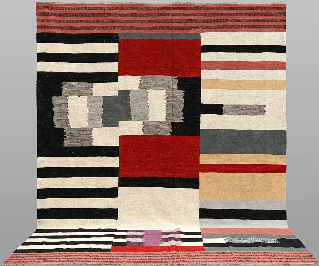 ORIENTMATTA, kelim, handvävd, modern design, ca 350 x 256 cm. — Oriental Carpets & Textiles — Skandia Auktion