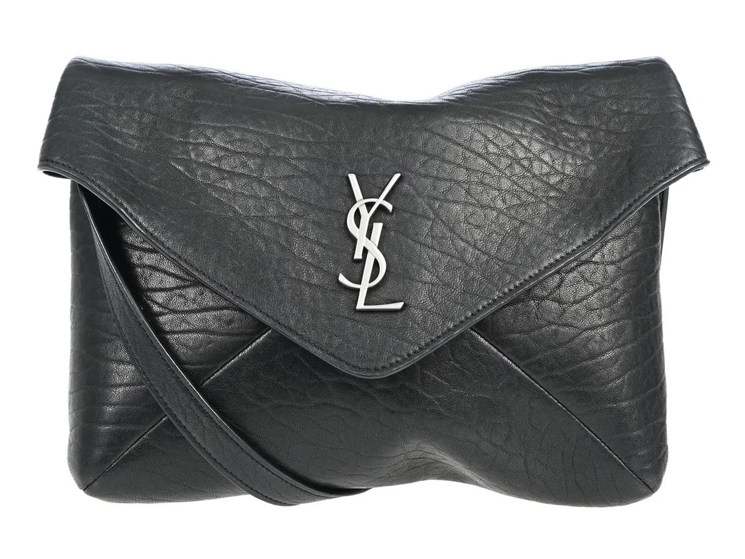 SAINT LAURENT, VÄSKA, Cassandre Envelope Shoulder Bag, svart läder, silverfärgade beslag, 22x16x5 cm, inner pochette, 13,5x8 cm, care booklet, dustbag. Good Condition. — Accessoarer/Väskor — Kaplans