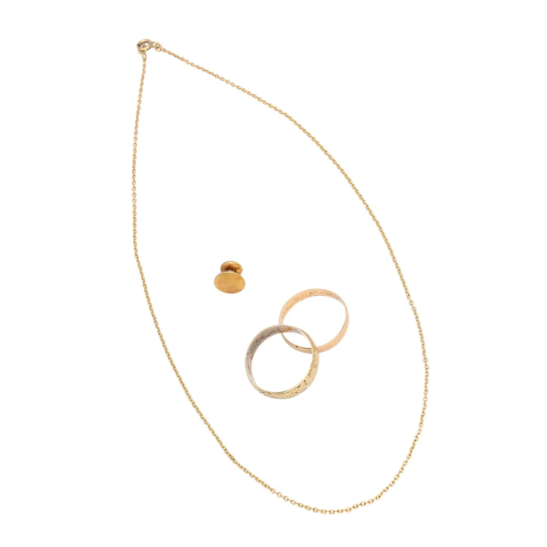 Dos alianzas, un botón y cadena en oro. — Jewellery — Balclis