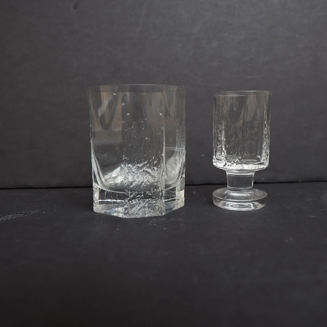 TIMO SARPANEVA. Glasservisdelar 11st, "Kalinka" Iittala. — Tableware — Falun Auktionsbyrå