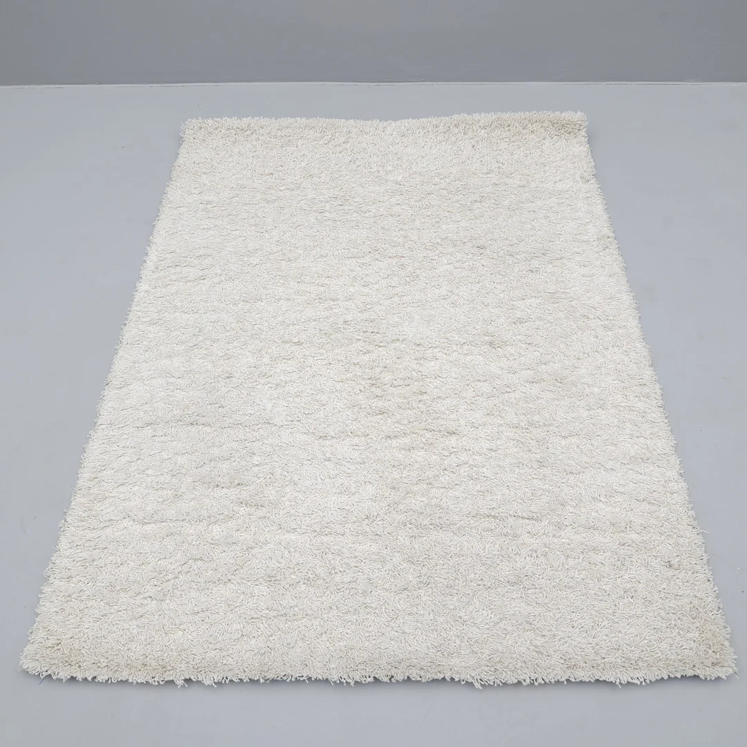 MATTA, Rya, samtida. — Carpets — Södermanlands Auktionsverk