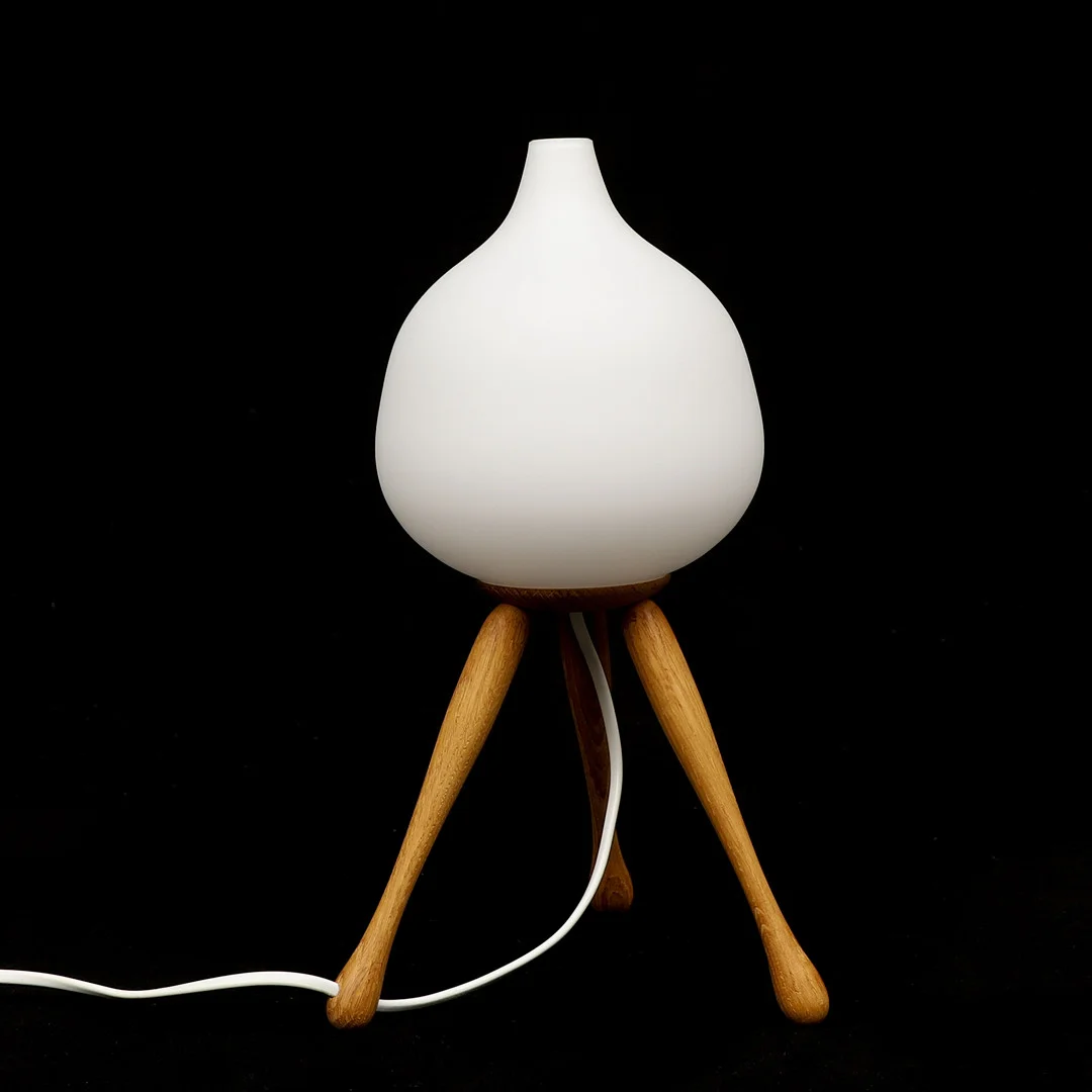 UNO & ÖSTEN KRISTIANSSON. Bordslampa, Luxus, Vittsjö. — Table Lamps — Crafoord Auktioner Malmö