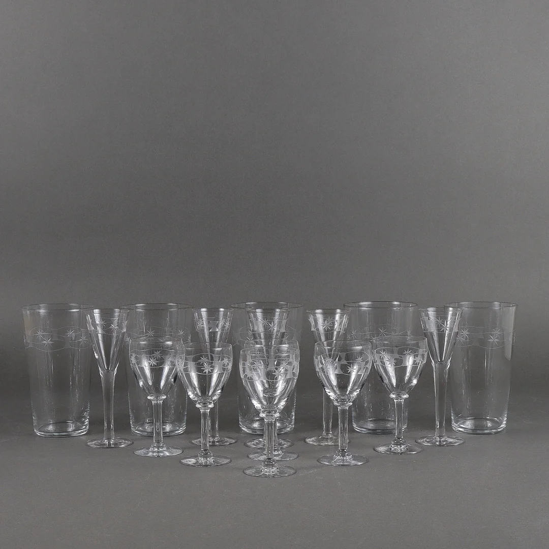 GLASSERVIS 16 delar, 1900-talets första hälft. — Utility glass — Karlstad Hammarö Auktionsverk