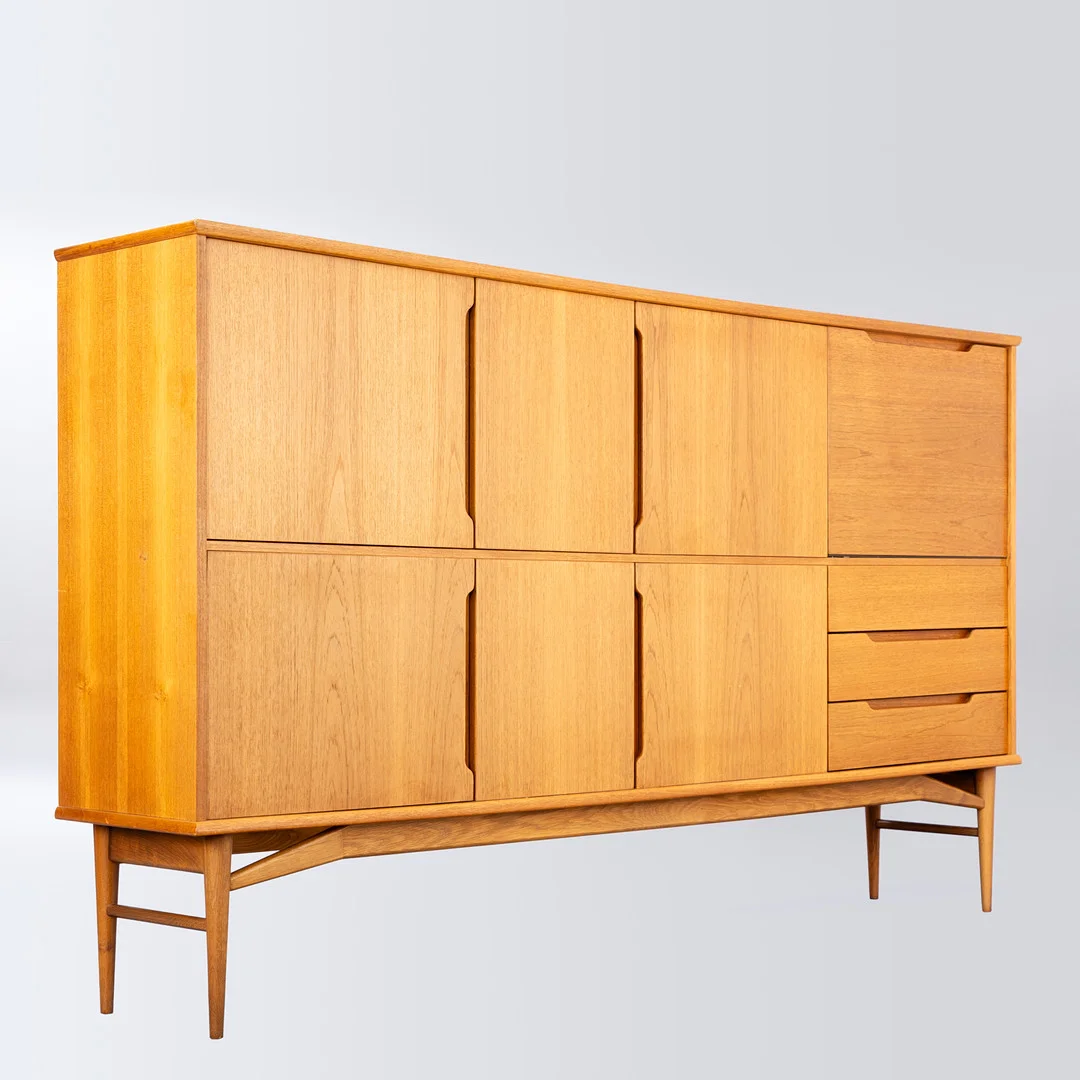 Teak Highboard / Anrichte 'Fredericia', 1967. — Chests of drawers — Stockholms Auktionsverk Hamburg