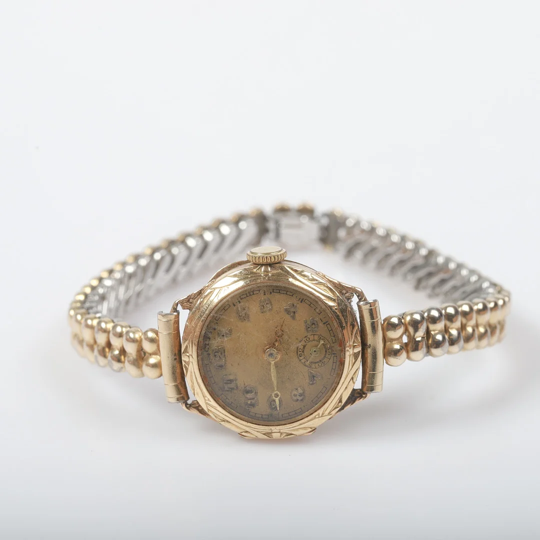 DAMARMBANDSUR, 14 K guld. — Wristwatches — Helsingborgs Auktionskammare