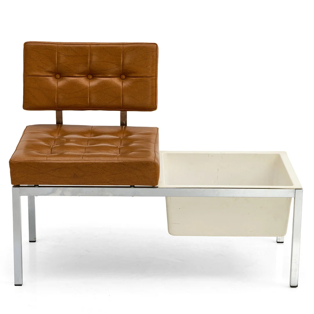 BÄNK, 1970-tal, med sits i galon och blominsats i plast. — Armchairs & Chairs — Crafoord Auktioner Stockholm