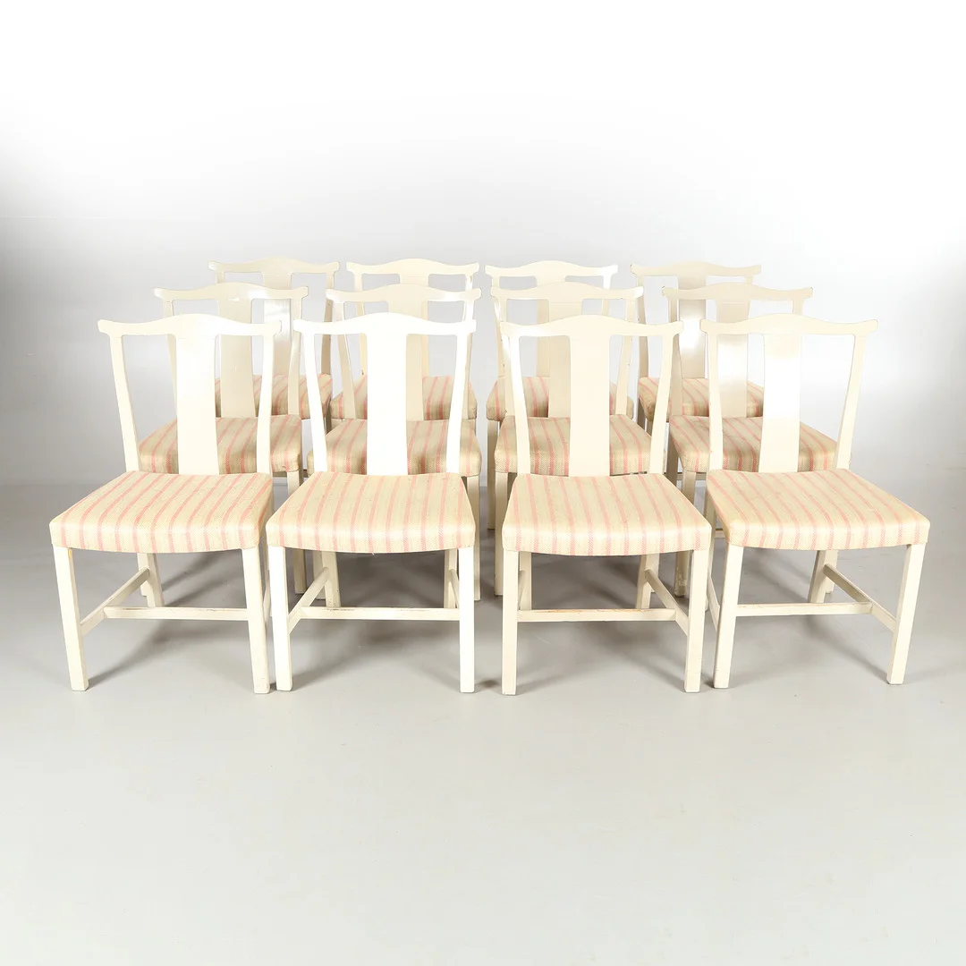 OLE WANSCHER. Fritz Hansen. Et sæt på tolv stole af lakeret bøg, 1940'erne (12). — Armchairs & Chairs — Bidstrup Auktioner