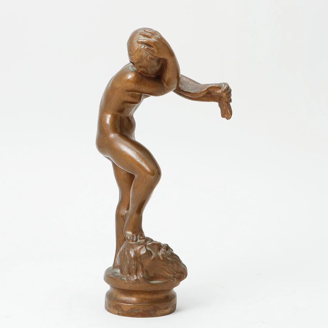 OIDENTIFIERAD KONSTNÄR. Skulptur, brons, signerad och daterad Roma 23. Gjutarstämpel L Rasmussen Köbenhavn. — Sculptures & Bronzes — Göteborgs Auktionsverk