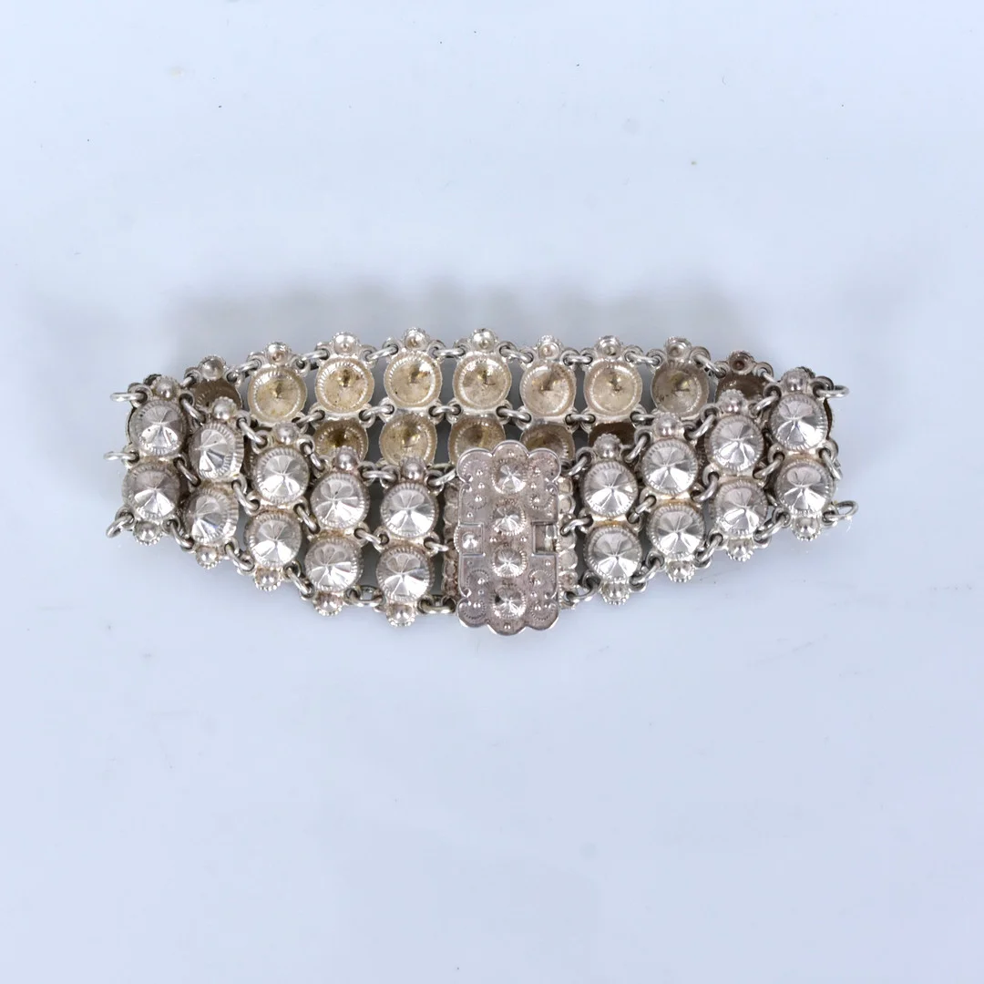 ARMBAND, silver, svensk importstämpel. — Bracelets — Halmstads Auktionskammare