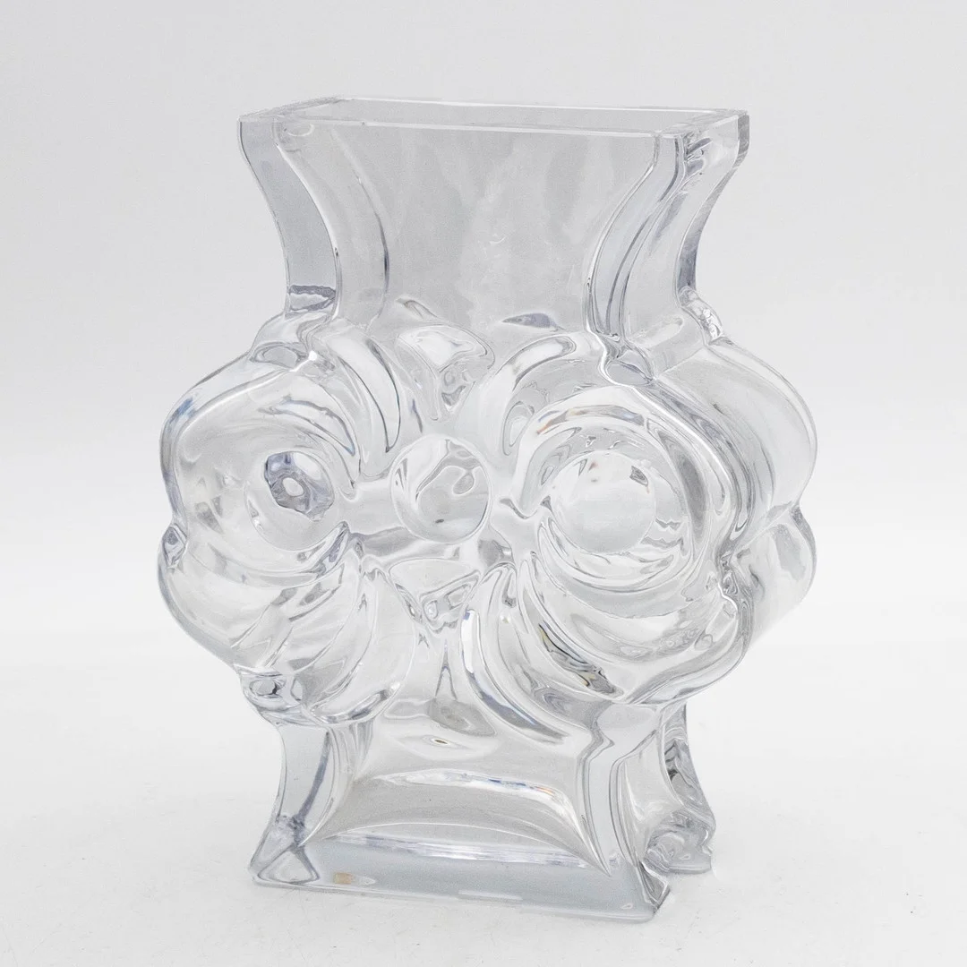 LARS HELLSTEN. Skruf, kristallvas. — Art glass — Norrlands Auktionsverk