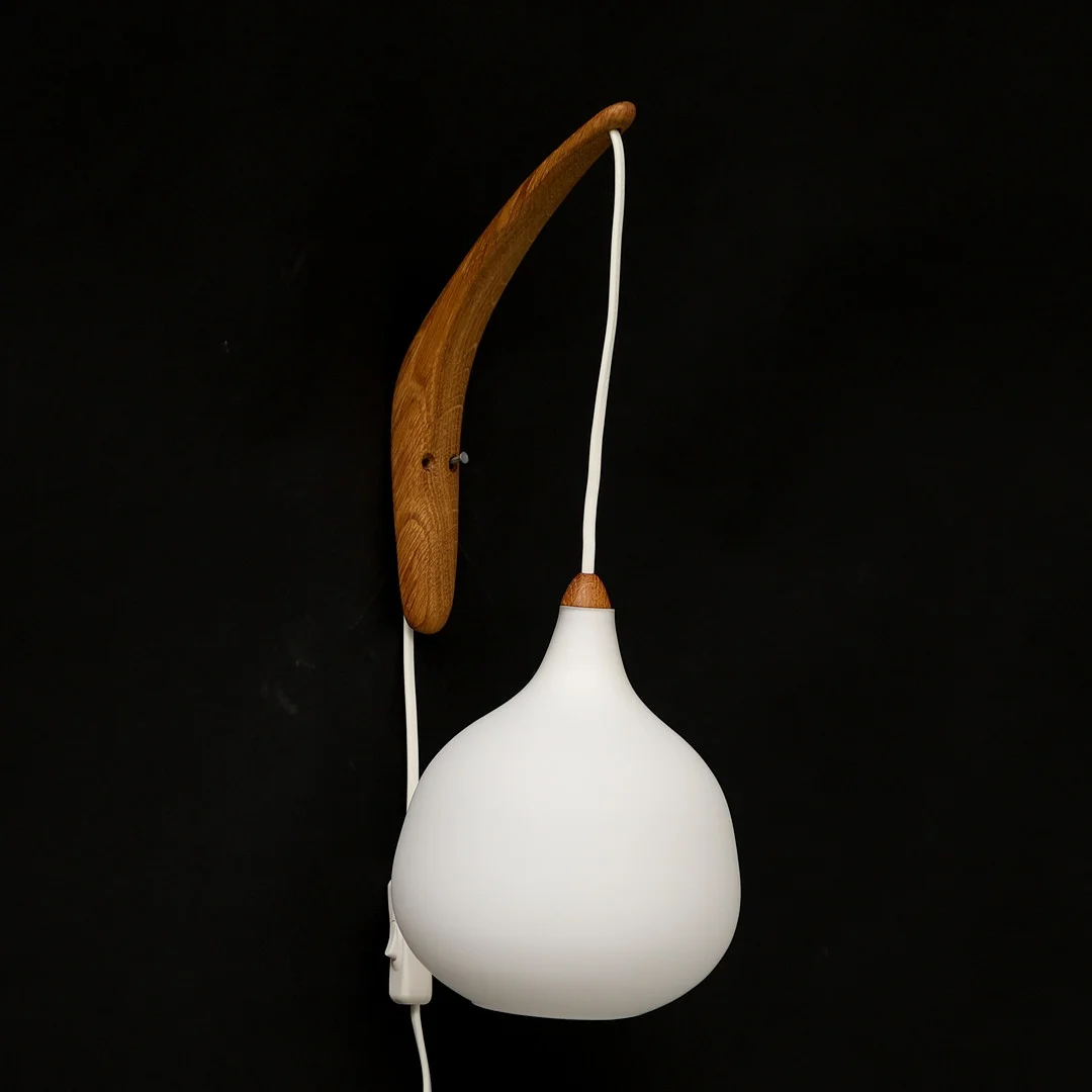 UNO & ÖSTEN KRISTIANSSON. Vägglampa, Luxus, Vittsjö. — Wall Lights — Crafoord Auktioner Malmö