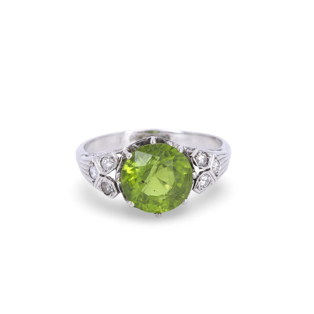 18CT GOLD & PLATINUM PERIDOT & DIAMOND RING. — Rings — Chalkwell Auctions