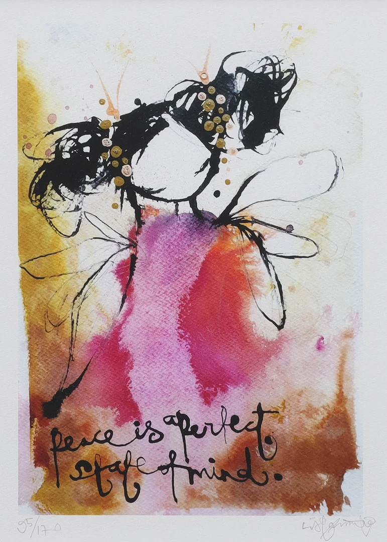 LISA RINNEVOU. färglitografi, "Peace is a perfect state of mind", numrerad 95/170, signerad. — Engravings & Prints — Auktionsmagasinet Vänersborg