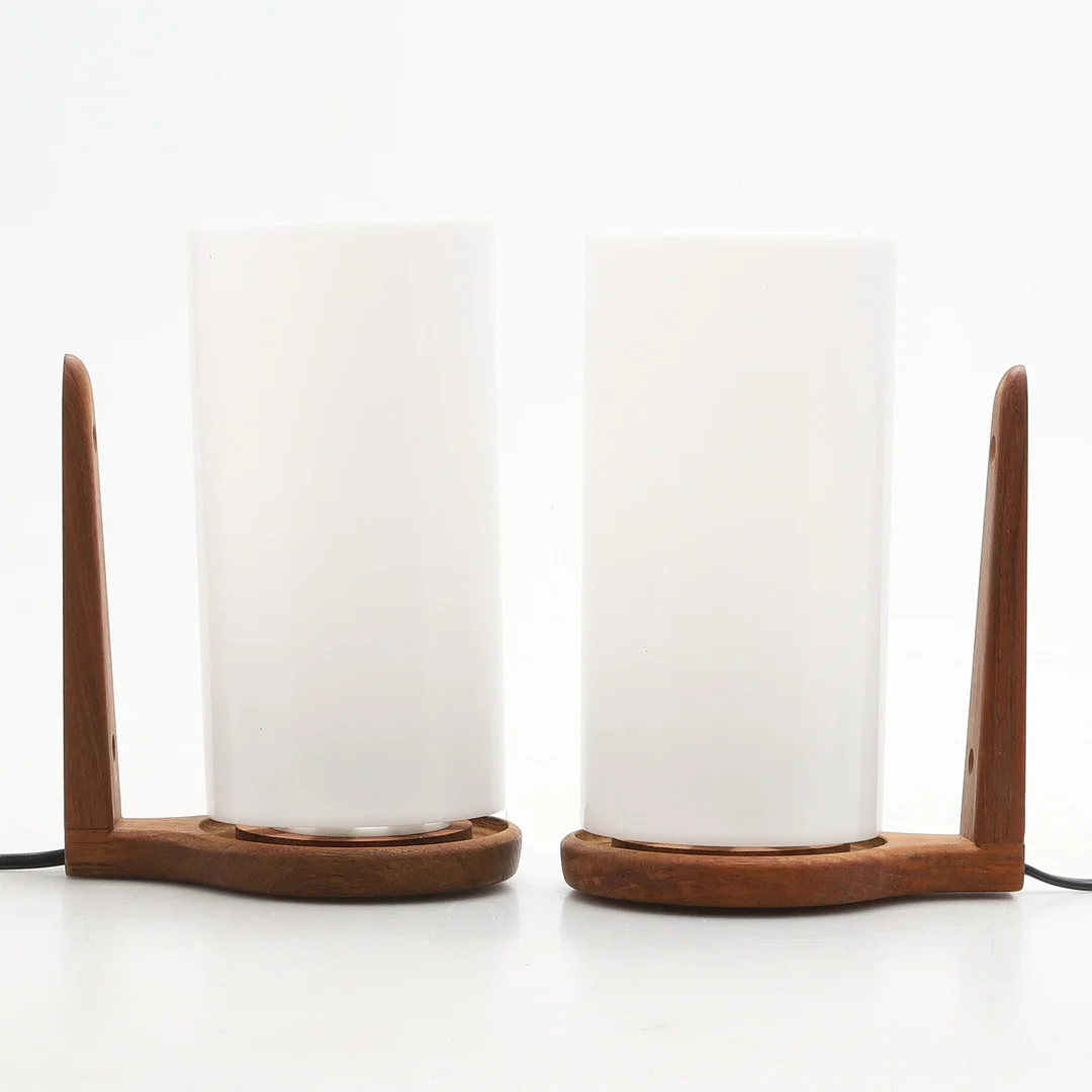 UNO & ÖSTEN KRISTIANSSON. Vägglampor, 1 par, Nr V32, Luxus, Vittsjö. — Wall Lights — Crafoord Auktioner Malmö