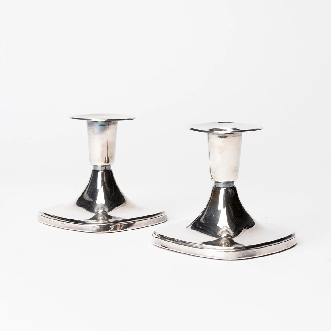 TORE ELDH. LJUSSTAKAR, ett par, silver, Ceson Guldvaru Ab, Göteborg, 1967. — Candlesticks — Auktionshuset Kolonn