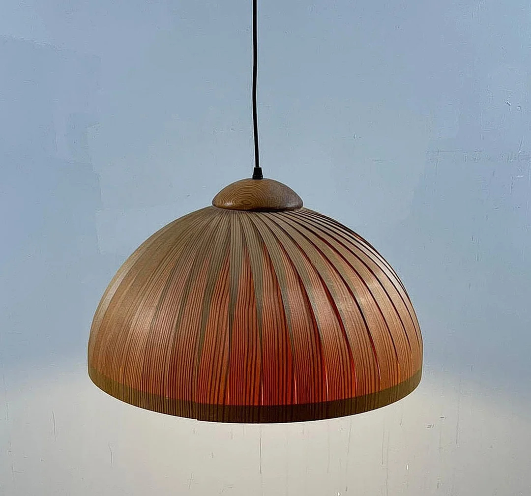 Deckenlampe/Deckenleuchte von Hans Agne Jakobsson, Teakholz, Schweden, 1970er Jahre. — Ceiling lights — Stockholms Auktionsverk Düsseldorf/Neuss