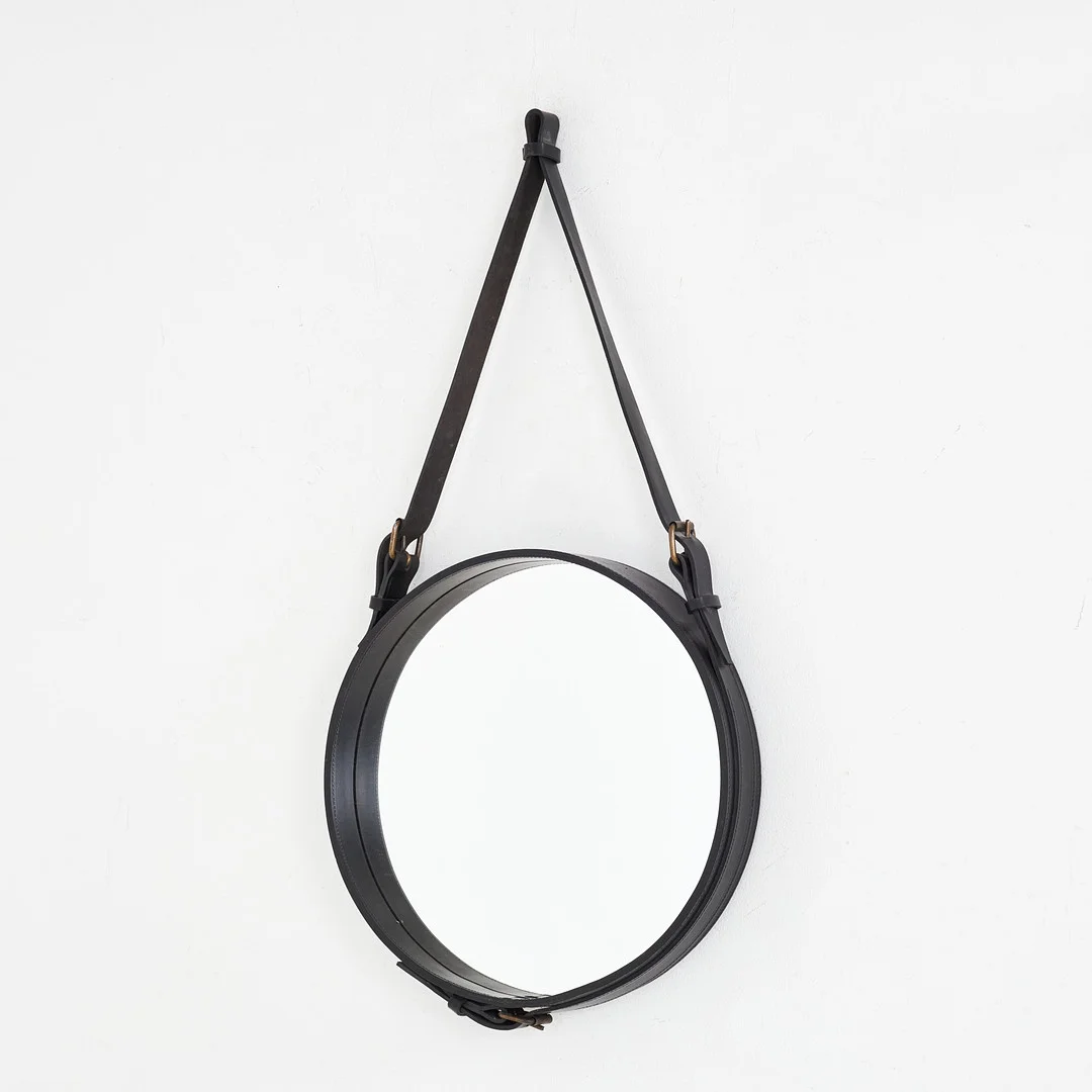 ACQUES ADNET. Spegel, "Adnet Circulaire Spegel", Gubi, svart läder. — Mirrors — Stockholms Auktionsverk Sickla