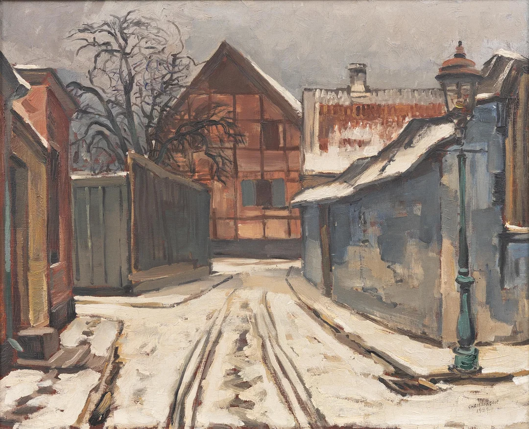GUNNAR CHRISTENSON (1895-1979). "Gränd i snö, Ystad", olja på duk, signerad. — Paintings — Garpenhus Auktioner