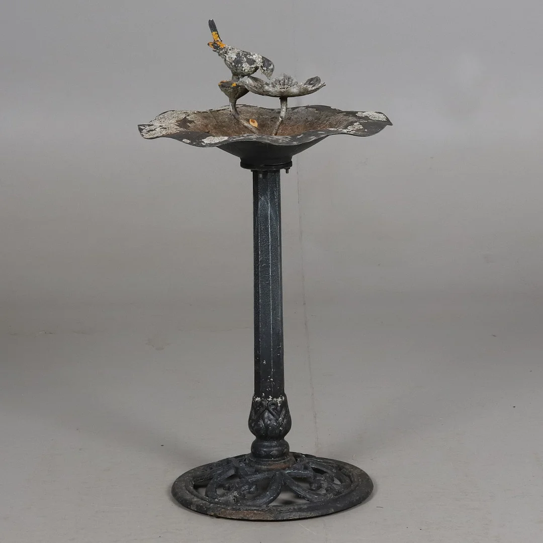 FÅGELBAD, aluminium/gjutjärn, 1900-tal. — Garden Sculptures & Urns — Örebro Stadsauktioner