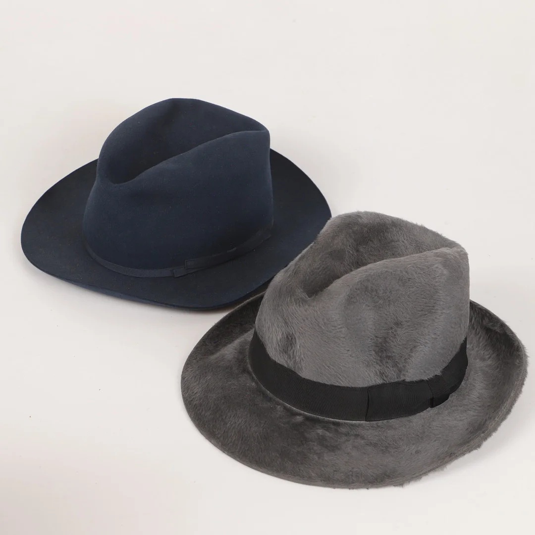 HATTAR, 2 stycken, ullfilt, Wegener/Vanzina Pavia, Tyskland/Italien. — Vintage & Designer Fashion — Helsingborgs Auktionskammare